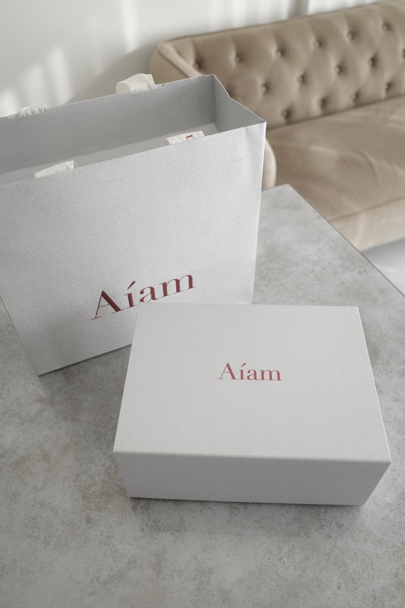 男女問わず褒められ率抜群なAiamの香水とハンドクリーム♡
クリスマスプレゼントにもぴったりなギフトラッピングも可愛い🎀✨ #ad