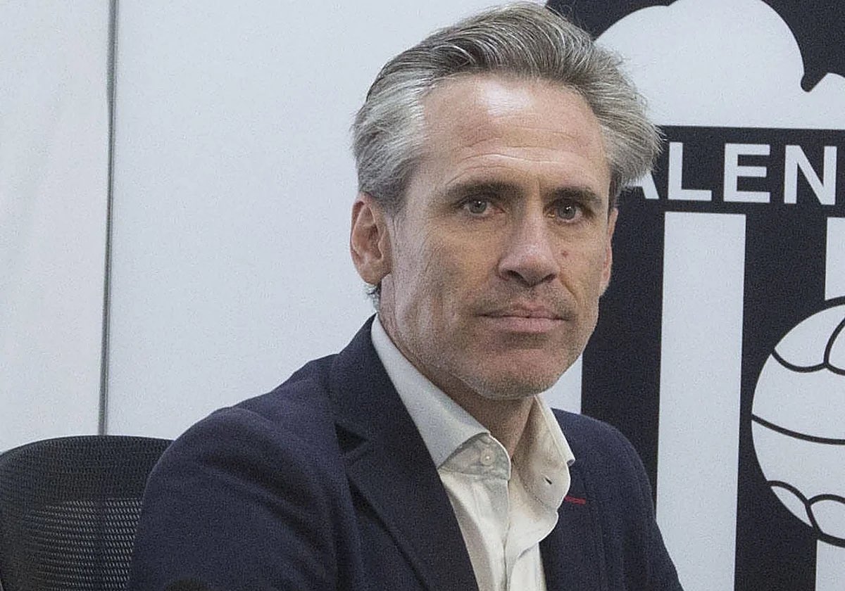 DESPEDIDO y equipo invicto. 
La mediocridad se contagia.