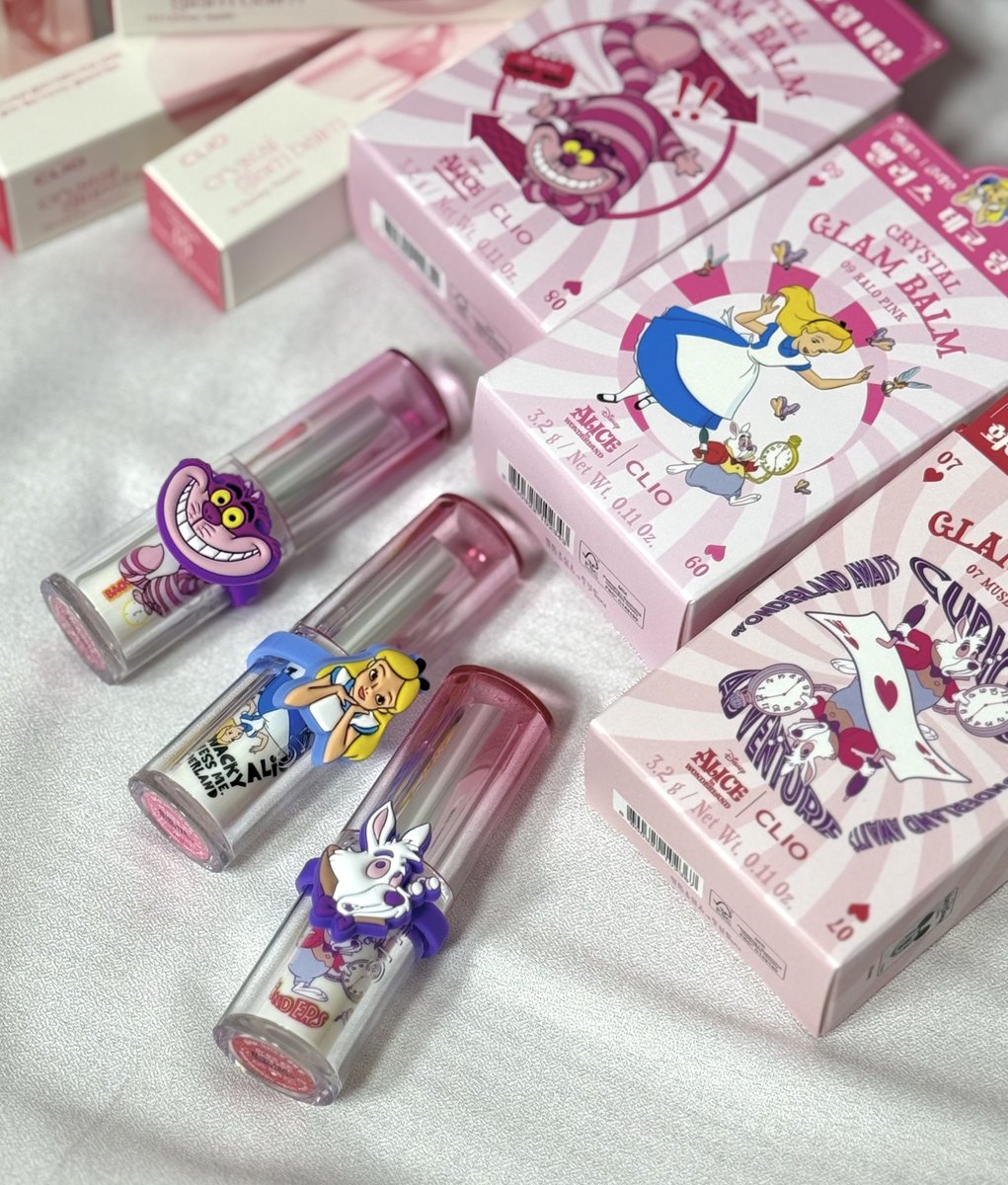 dddudddduu's tweet image. #제품제공 #RT이벤트 
#rt 해주신 3분께 NEW 컬러 3종 보내드릴게요💝(당발 11/30)

클리오 크리스탈 글램밤이 디즈니 앨리스 콜라보로 3가지 컬러가 새로 나왔는데 너무 커엽다..💕    

각질 싹 눌러주고 쫀쫀하게 올라오는 꿀먹광이 미쳤음...