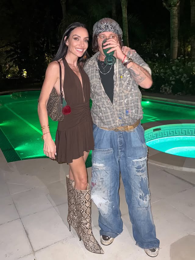ReemDepp's tweet photo. Johnny Depp - Argentina (via crispezzenteoficial) https://t.co/gnxjBXBQsu