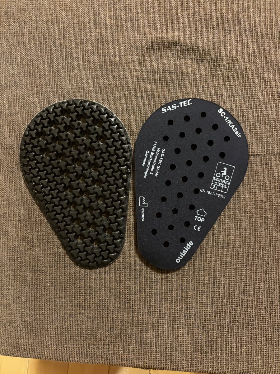 pippo_number9's tweet image. 膝用プロテクターも購入🛡️
ちょっと横にズレるのが気になるけど薄くて軽くて動きに支障はなさそうだ😁

#デイトナ #sas-tec