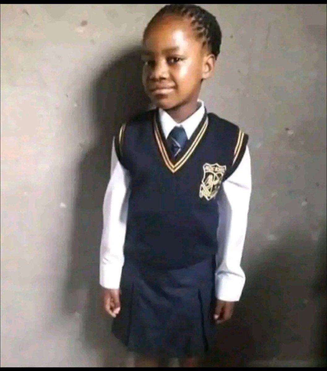 KabeloMohlah02's tweet image. This brother deleted the video after people asked whether the child in the video is the missing Amahle. Do you guys think this child could be the missing Amahle?