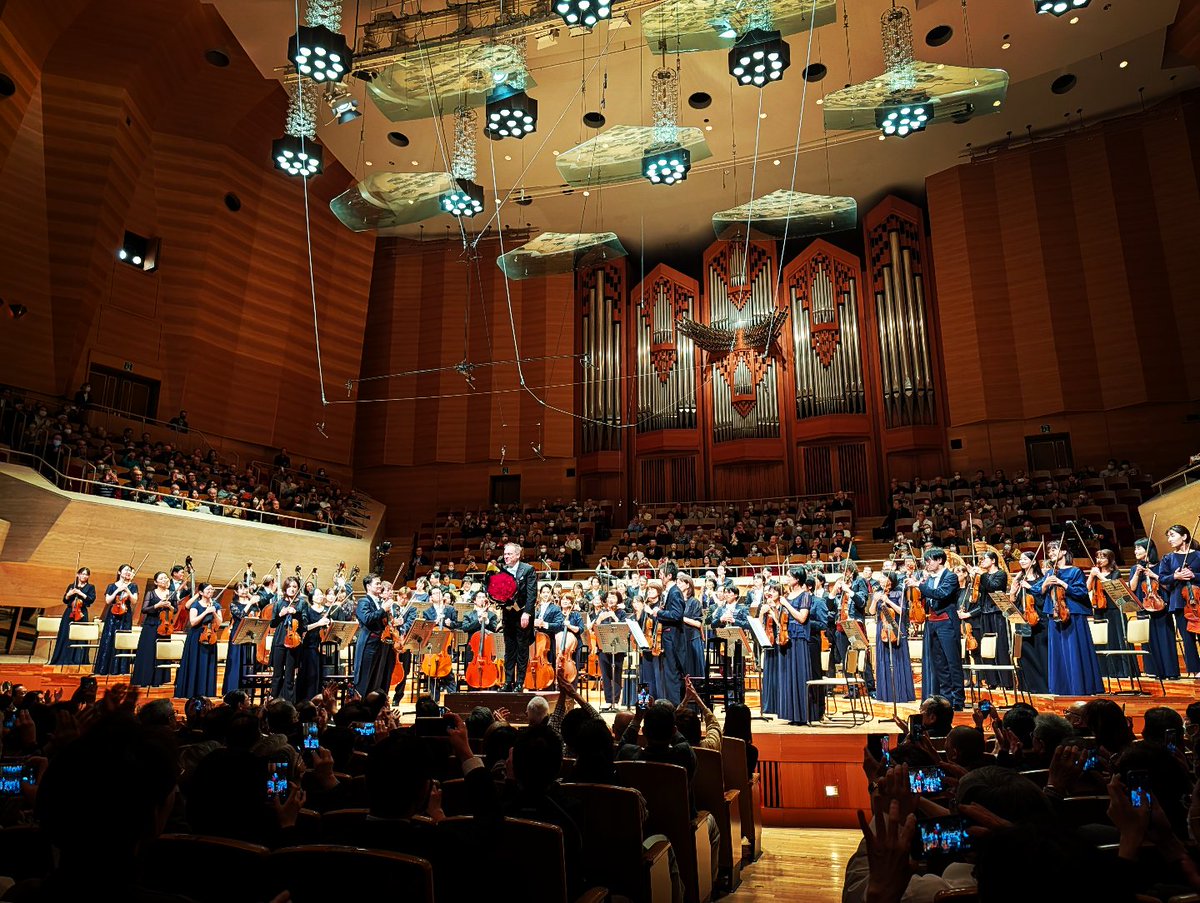 tateomif's tweet photo. 東響の定期演奏会でサントリーホールに来ております。
I went to a subscription concert of Tokyo Symphony Orchestra at Suntory Hall.
@Tokyo_Symphony
#SuntoryHall #サントリーホール #TokyoSymphonyOrchestra #東京交響楽団 #JonathanNott #ジョナサンノット https://t.co/zPXxig6m2N