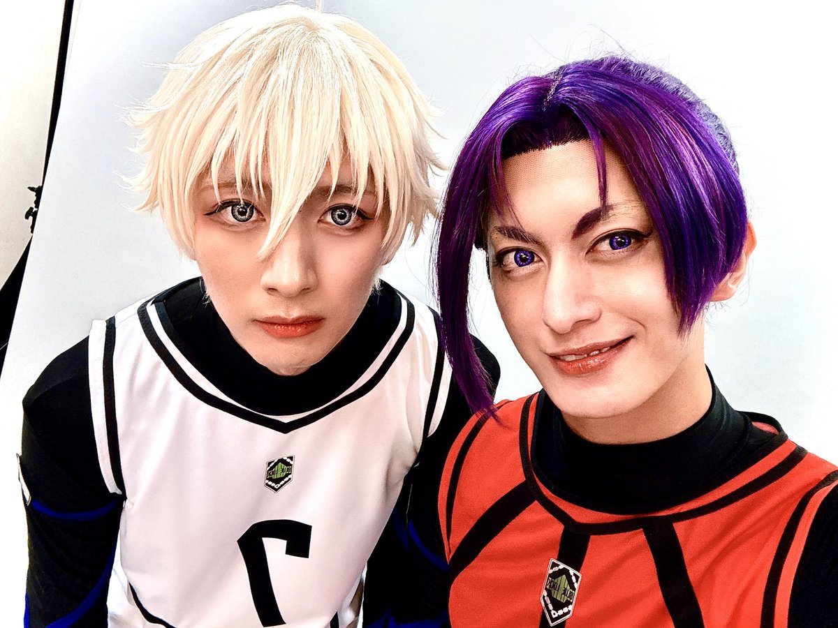 kutisyu's tweet image. 舞台『ブルーロック -EPISODE 凪-』
3日目ご来場誠に、
ありがとうございました！！🙇🏻‍♂️

チームレッド。玲王。
チームホワイト。凪。

きっと2人には、
大切で、大事な時間。

明日も&quot;青い監獄&quot;で、
お待ちしております ！！

#ブルステ　#ブルステエピ凪