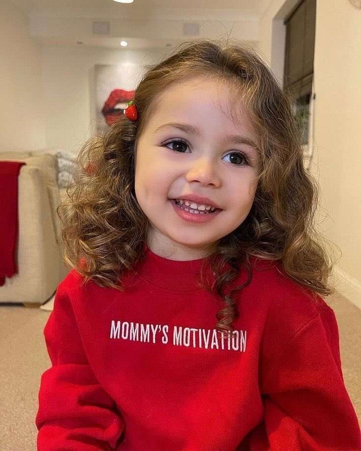 usludurkizim's tweet image. Böyle bi kızınız olsa ismini ne koyardınız ?