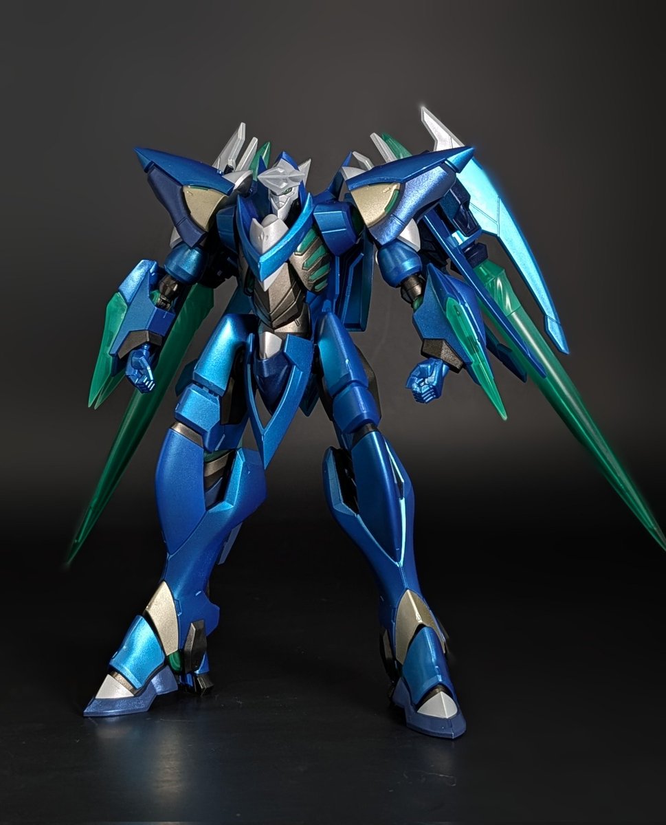 sahahda's tweet image. ヴァンドレッドディータ
#ラグレア さんで塗装完成しました〜
思い出イメージのメタリックになったかな
あとでスミ入れもしたい

#MODEROID
#ヴァンドレッド