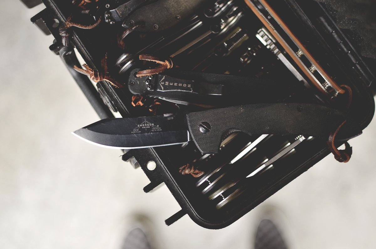 Emerson_knives's tweet photo. Trusted by operators around the world for over two decades. The CQC-8—proven where it counts.

Photo by @micahtbyrd #madeintheusa #emersonknives #cqc8 #bananaknife https://t.co/ZPNSxTZYDn