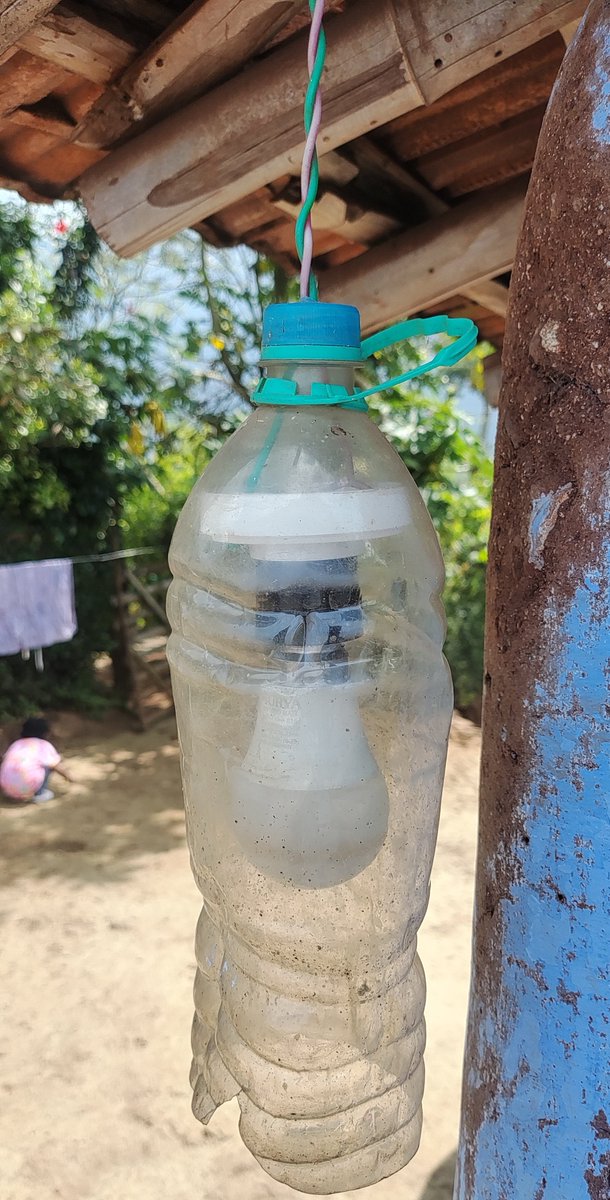 PhSoCr's tweet photo. பொக்காபுரத்தில், ஓர் வீட்டில், மின் விளக்குகளை மழையிலிருந்து பாதுகாப்பதற்கான எளிய வழிமுறை...
#Bokkapuram #Mudumalai #TheNilgiris #SimpleSuperStar https://t.co/23ehNDsdVG