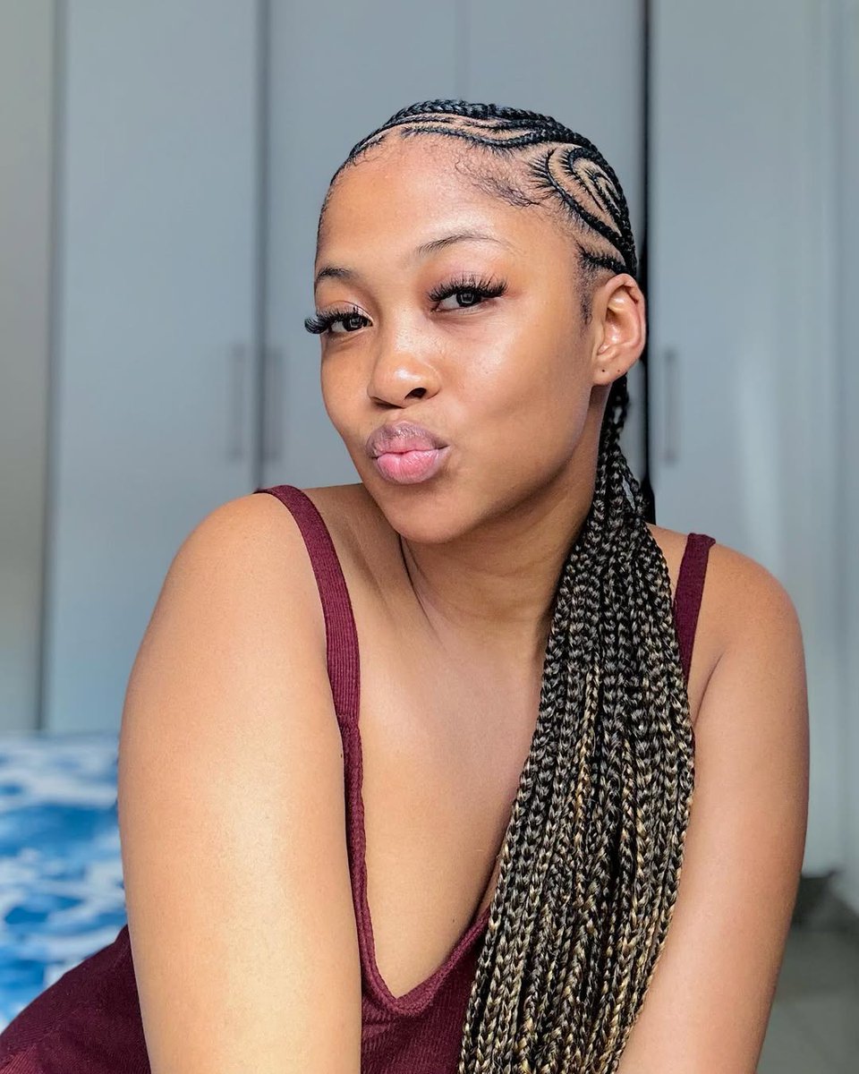 angellaha399's tweet image. Who wanna kiss 🤭💋