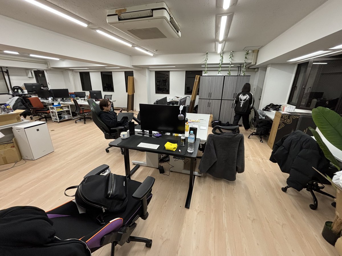 オフィス綺麗にしたぜ！！

感謝を忘れずに綺麗に使おう！
社長のお陰でで奥さんと娘を養えます！

<a href="/mikami_01/">みかみ｜アドネス株式会社｜スキルプラス運営</a>