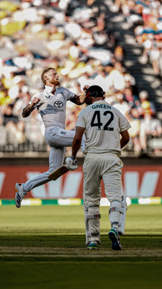 DeepGhughal's tweet photo. #Ashes2025 #AUSvsENG #TestCricket #mitchellstrac #travishead https://t.co/2moTnNffMu