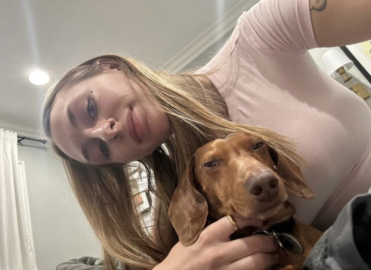 EHelper32599's tweet image. Me and my dog 🐶😍