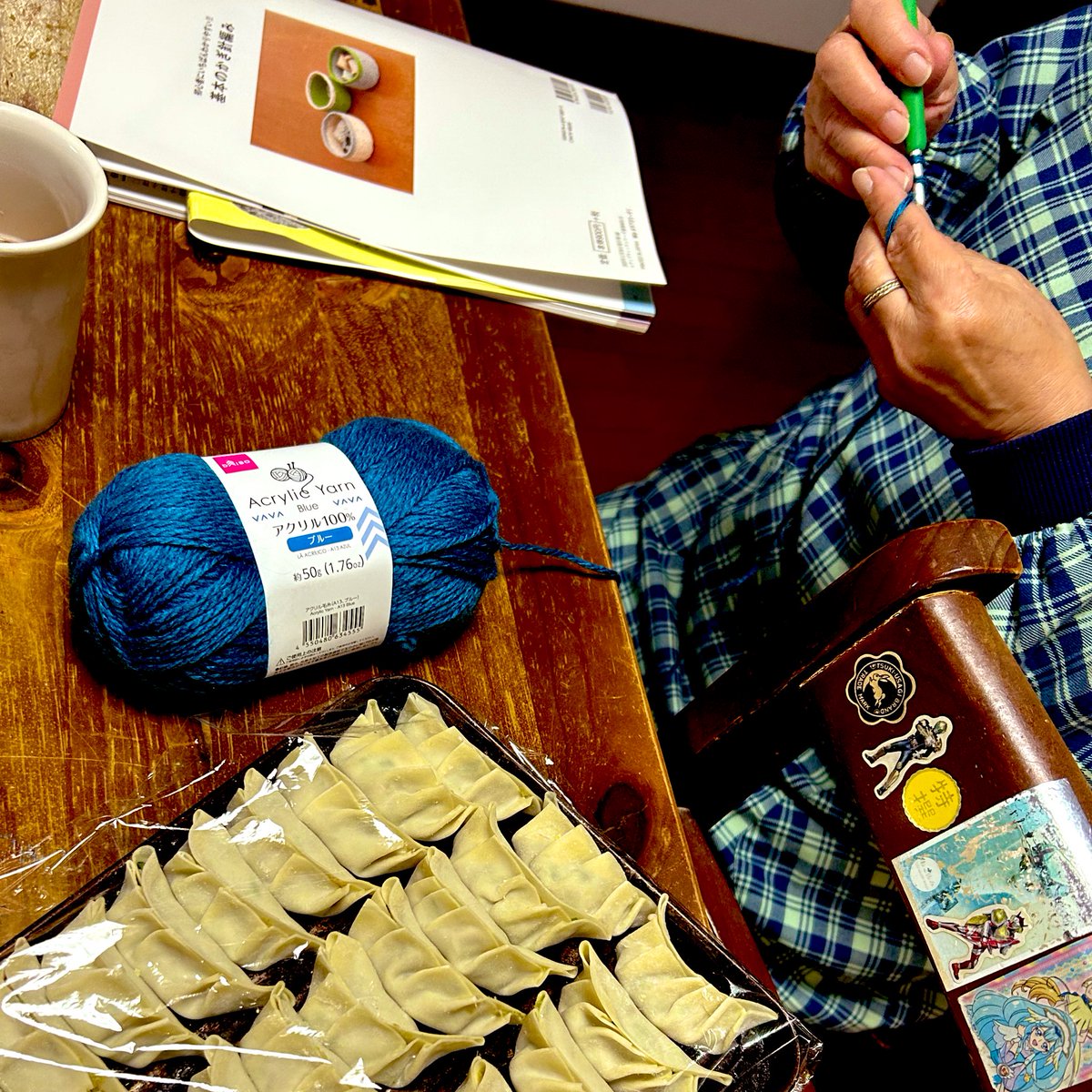 NoteNote31's tweet image. お母さん来て餃子100個包んでシュシュ編んでくれた🥟🧶