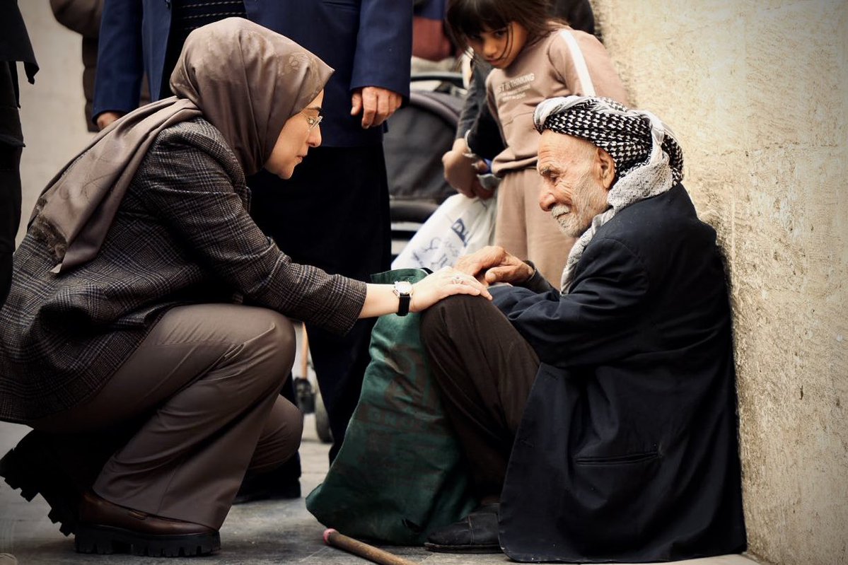 CYAZMAC's tweet image. Şanlıurfa Aşevi Derneği&apos;ni ziyaret ederek Dernek Başkanı Ali Topal&apos;dan faaliyetlerle ilgili bilgi aldık. Aşevinde vatandaşlarımızın talep ve önerilerini dinledik. 

İhtiyaç sahibi vatandaşlarımızın günlük yemek ihtiyacını karşılayan aşevi, toplumsal dayanışmayı güçlendiriyor.…