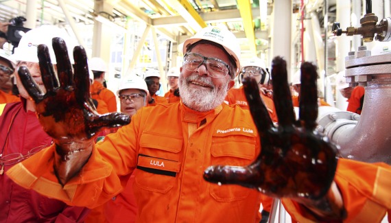 PGDynes's tweet image. COP deadlock was inevitable. The fossil-fuel lobby is reported to outnumber the delegation of every country except the host -even “green” leaders like Lula back drilling in the Amazon. The Lula oil field now pumps over 1M barrels a day — a symbol of global hypocrisy. #COP30…