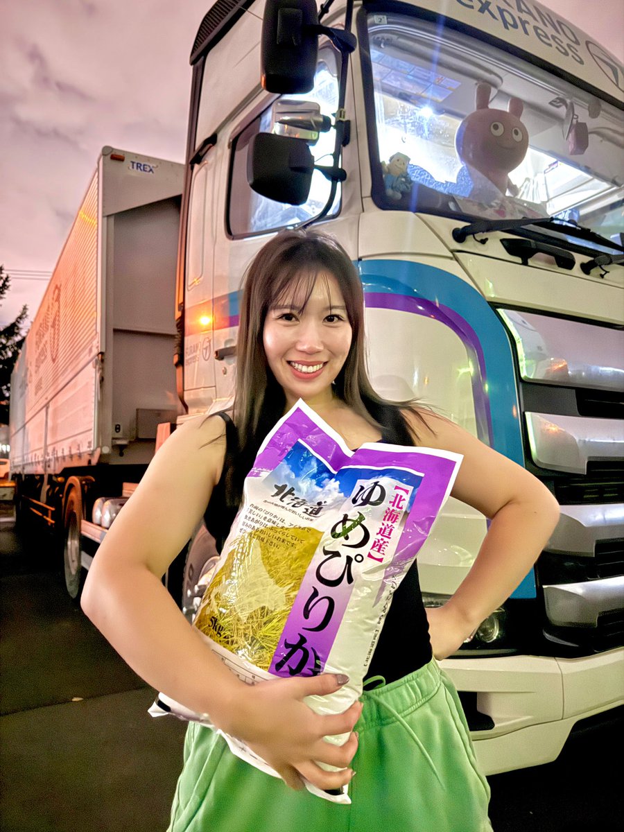 truckmeimei's tweet image. 24歳トレーラー運転手
気合いで956.3km完走しました。