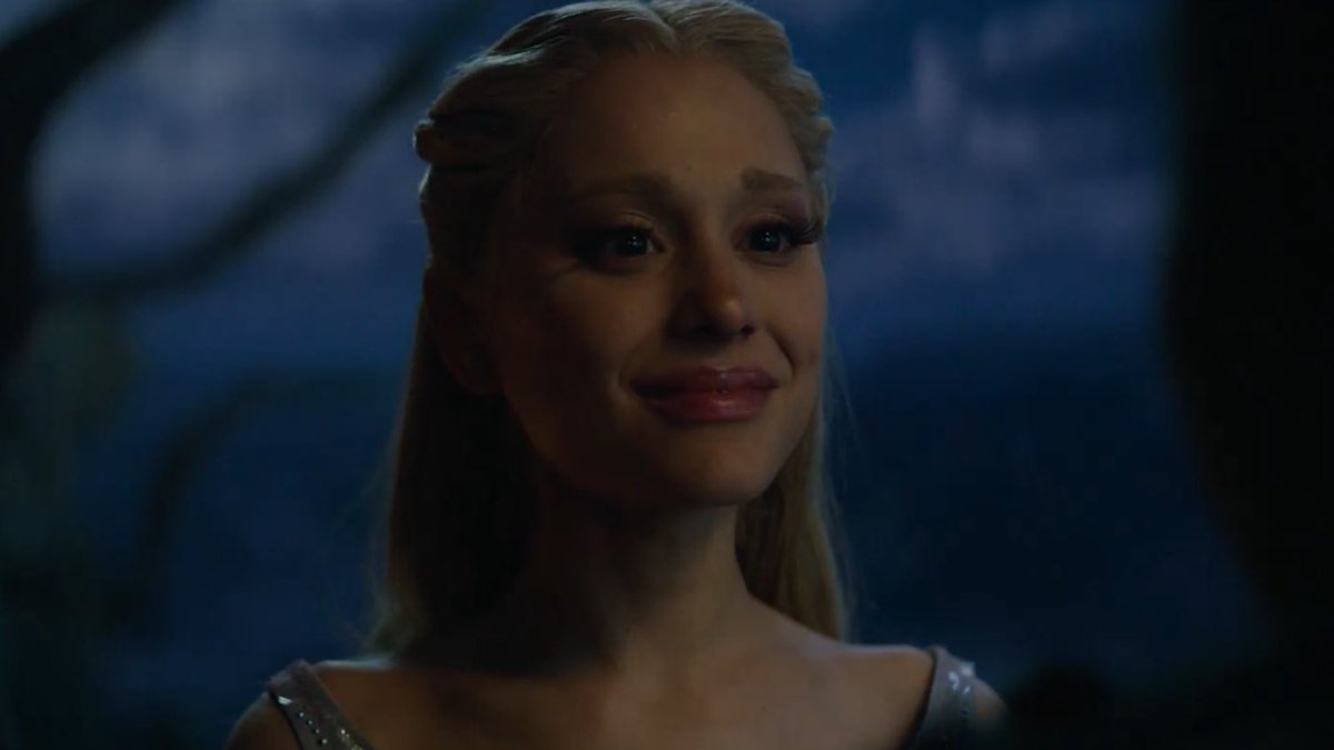 FilmUpdates's tweet image. Jon M. Chu says the closet door scene in ‘WICKED: FOR GOOD’ was improvised:

“Cynthia and Ariana sang ‘For Good’ and I didn’t call cut and they just kept acting it because that’s what they do. They just ad libbed this thing: There was no real door, but they pretended to close the…