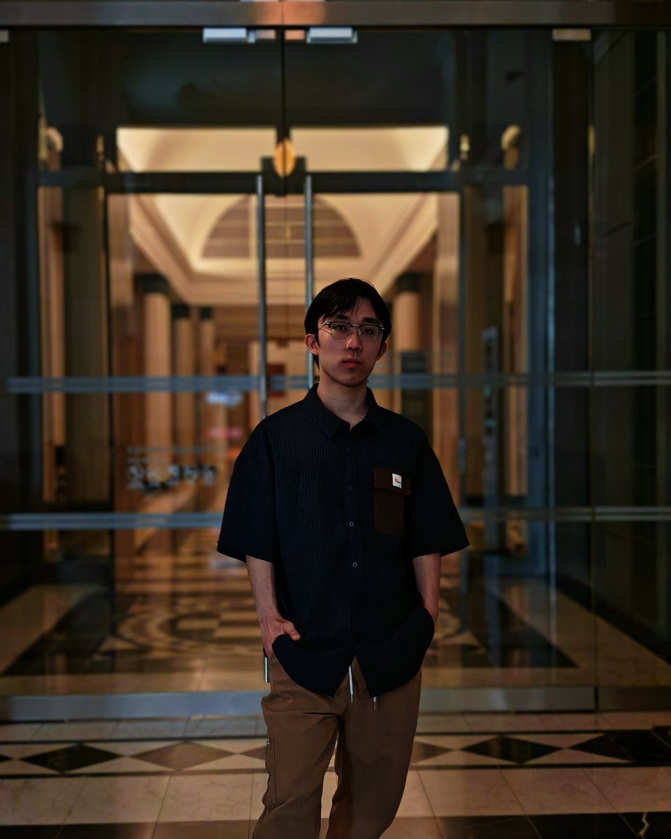 joshualeaow's tweet image. Heritage × Future—what secret spark is pushing your spirit to level up?
In love with this kind of design recently 😎
#JoshuaLeaow #廖俊杰