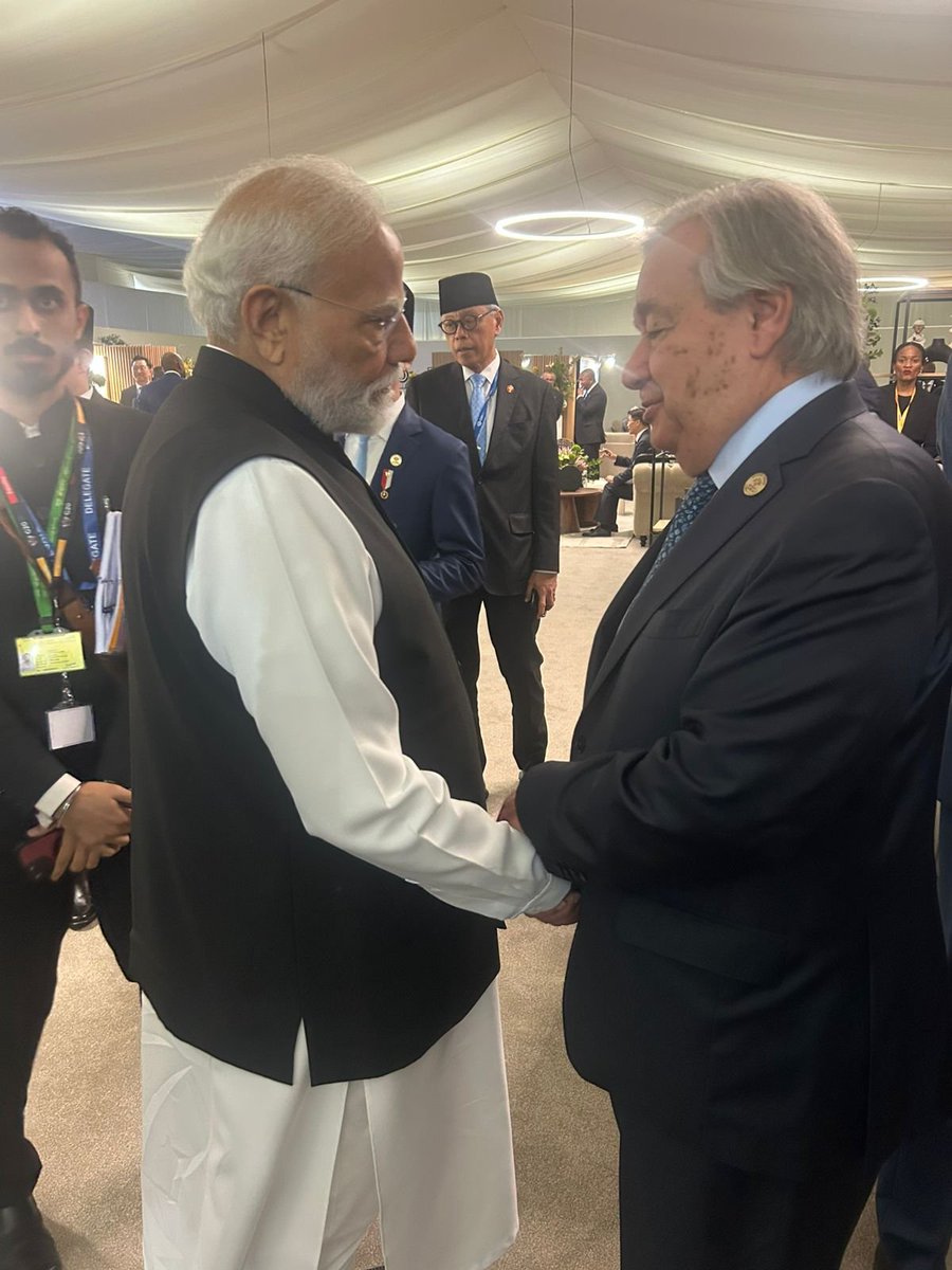 narendramodi's tweet image. A very productive conversation with the Secretary General of the United Nations, Mr. António Guterres on the sidelines of the G20 Johannesburg Summit.

@UN 

@antonioguterres