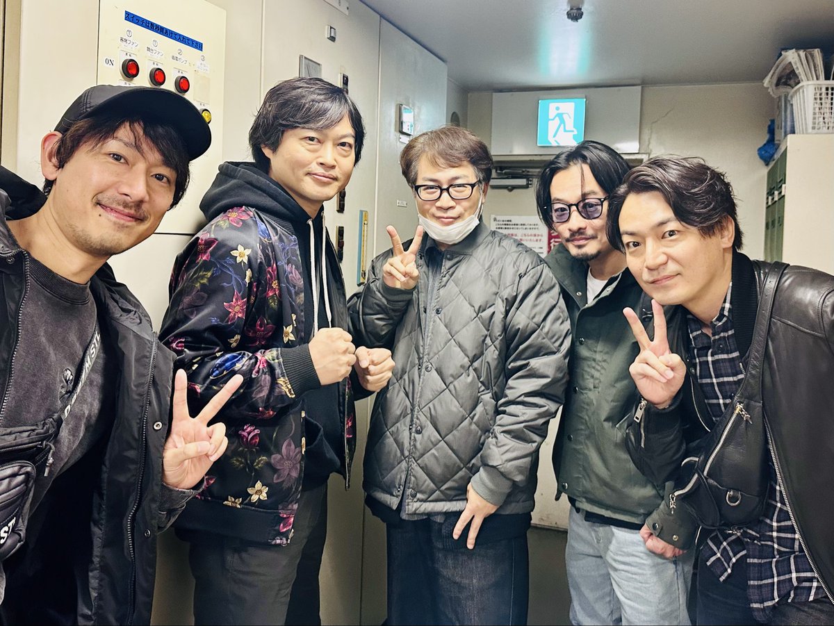 広瀬 脚本•演出
舞台「フォールポイント」
メンバーで観劇してきました！
幾重にも施されたサスペンスを堪能。

長谷川さんは少年社中の本番中です。