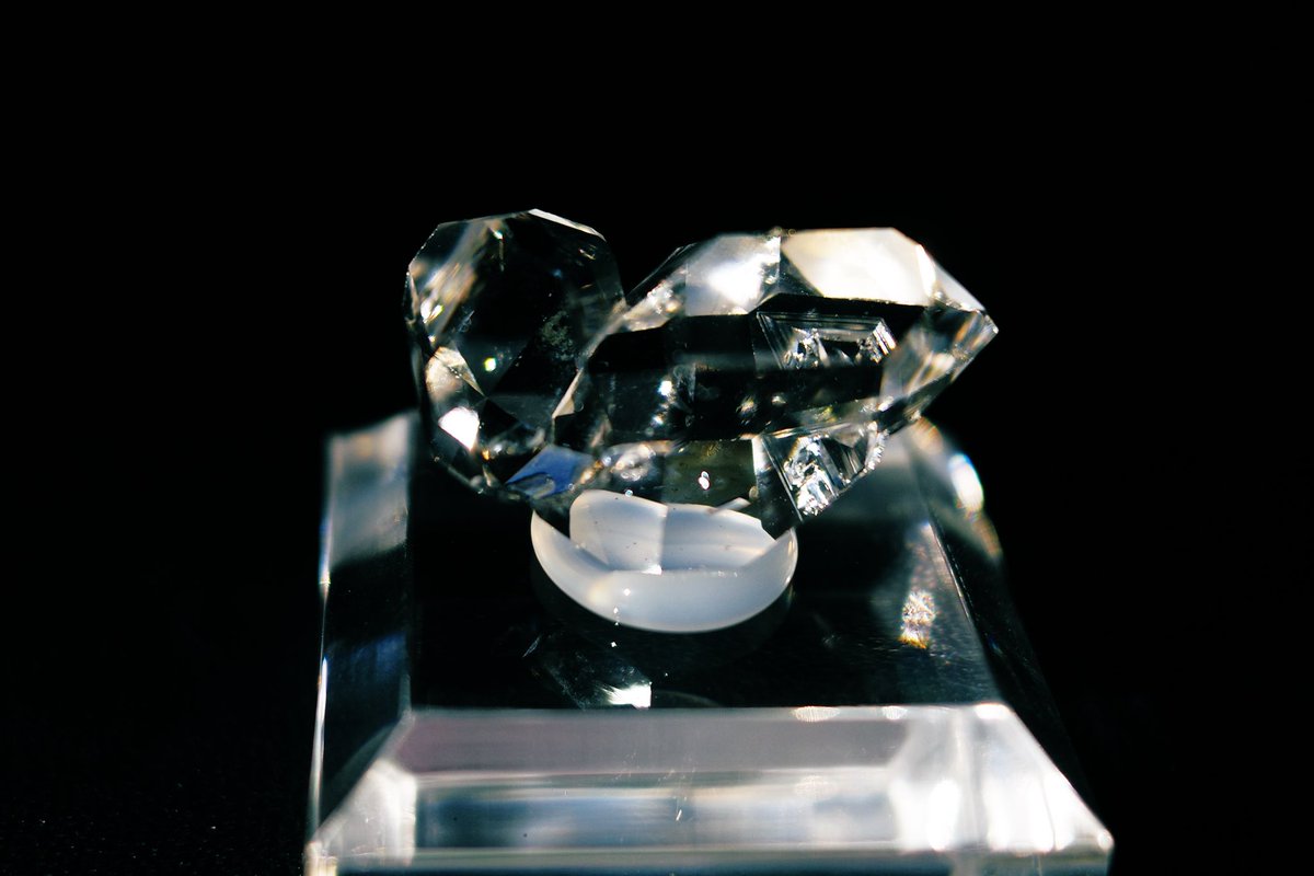 loopsofinfinity's tweet image. 石フリマ購入品
cute stone @cutestone_jp さんのハーキマーダイヤ
今日はそんなに散財する気なかったんですがねぇ…池袋前だし…
でもこの透明度見ちゃうとね、いかんですよこれは