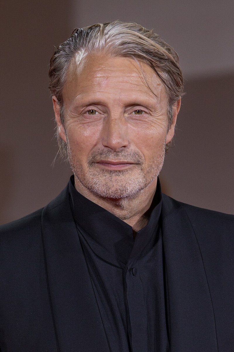 laparadadelcine's tweet image. Mads Mikkelsen cumple 60 años! Hannibal, Otra ronda… ¿en qué más lo recordamos?