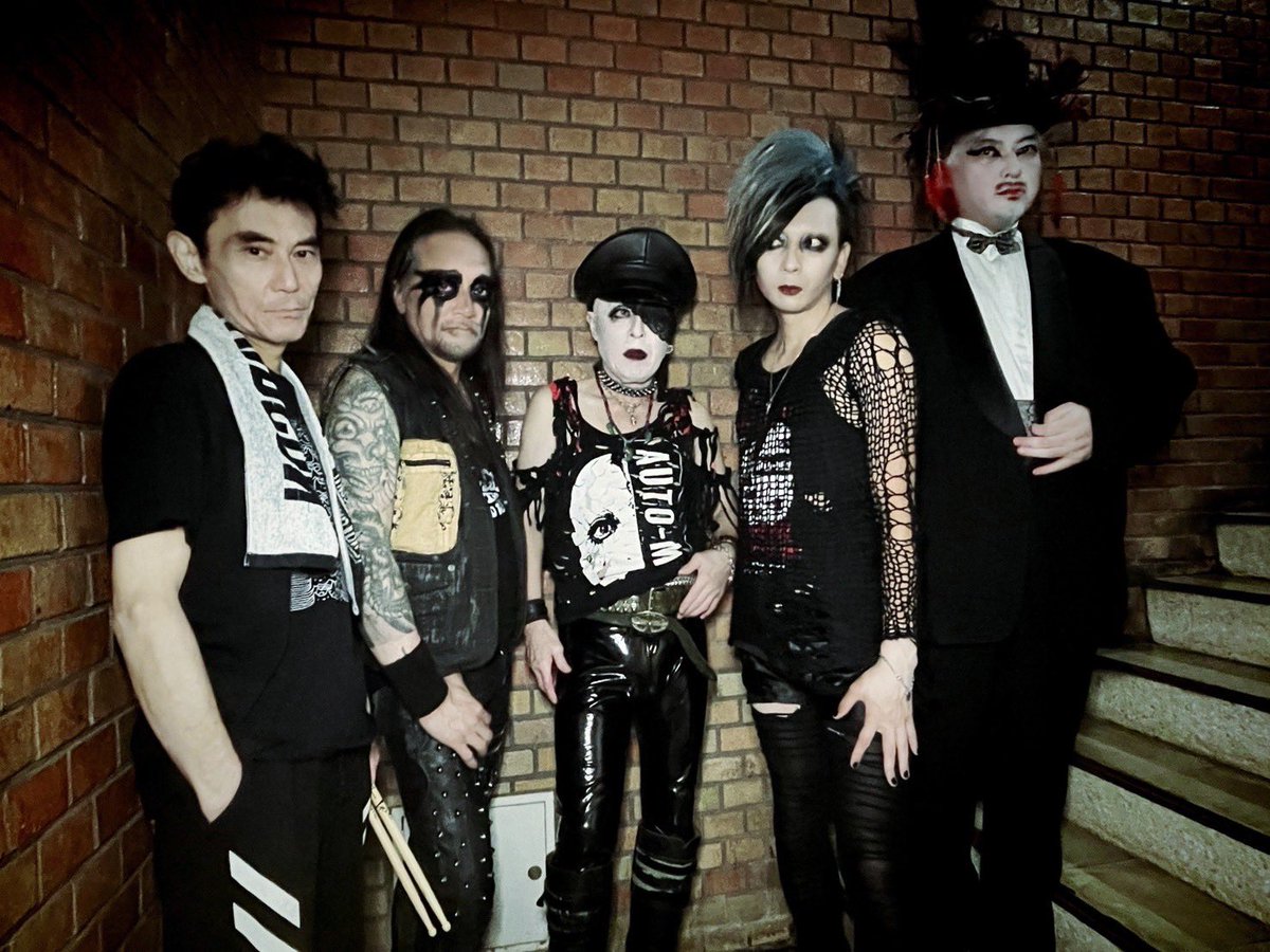 GenetAutoMod's tweet image. 2025後半は充実度半端無かった
ニューCDレコーディング
10月のカッパンク11月のブラッドフラワーとLOFT連続出演で今の AUTO-MODの魅力マジ味わって貰えて楽しかった‼️
皆んな驚いてたしw
今年は後12/2(火)にワイサイでイボイボ大全とツーマンで終了
これも見逃し禁止確定ライブ絶対見てね夜露死苦‼️…