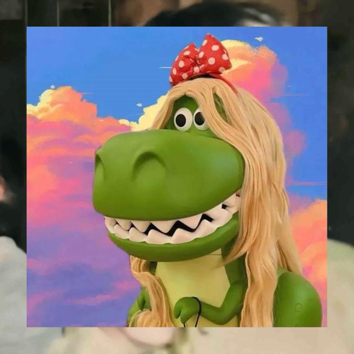 把酒臨風，人生幾何Despair is the price one pays for setting oneself an impossible aim.🙆