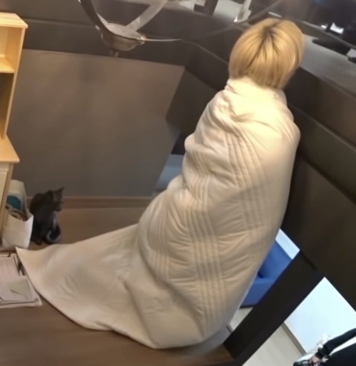 scent_lix1's tweet image. 얌전히 기다림