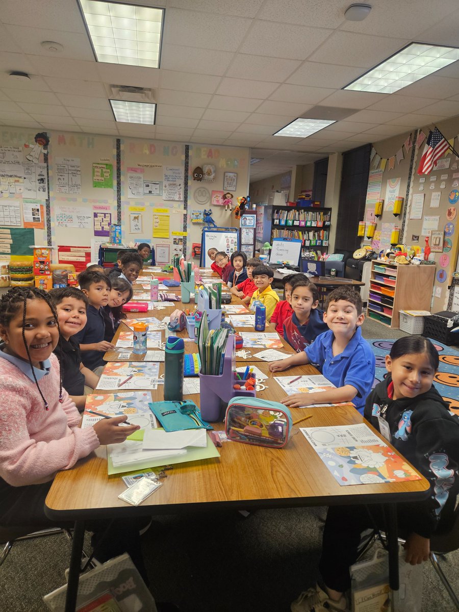 HuffKimber23862's tweet photo. I am beyond Thankful for my class. Happy Thanksgiving 🦃.  @alief 
@Martin_Mustangs #Thanksgiving #thankful https://t.co/IEWU0be1Qq