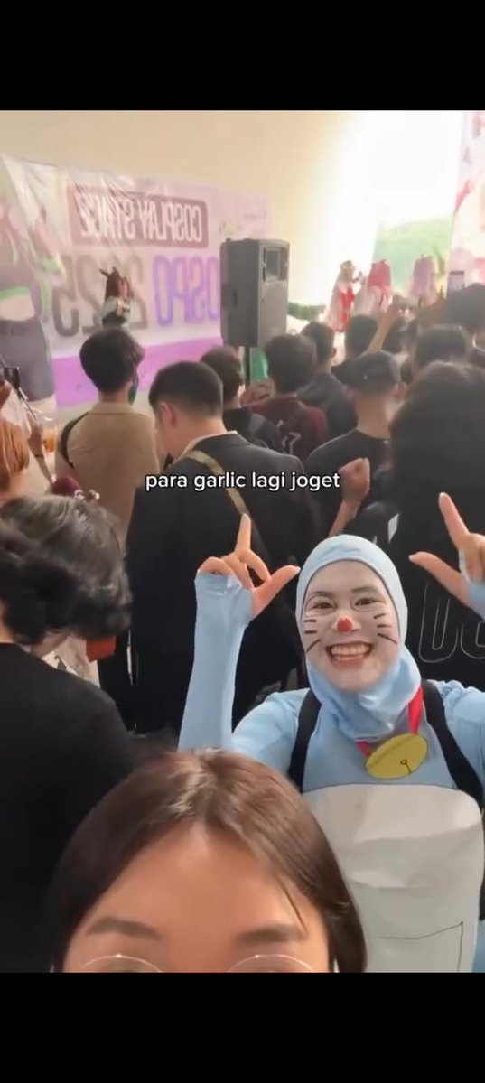istellaria's tweet image. Halo Kahf, ini udah berkali2 kejadian nyinggung komunitas, tapi rupanya belom belajar ya?

Ini KOL kalian gak ijin videoin temen2 saya lagi ngejob disana dan dilabeling yg berkesan mengejek, kok bisa lolos screening konten kalian sih? Atau emang sengaja nyari sensasi ya ini?