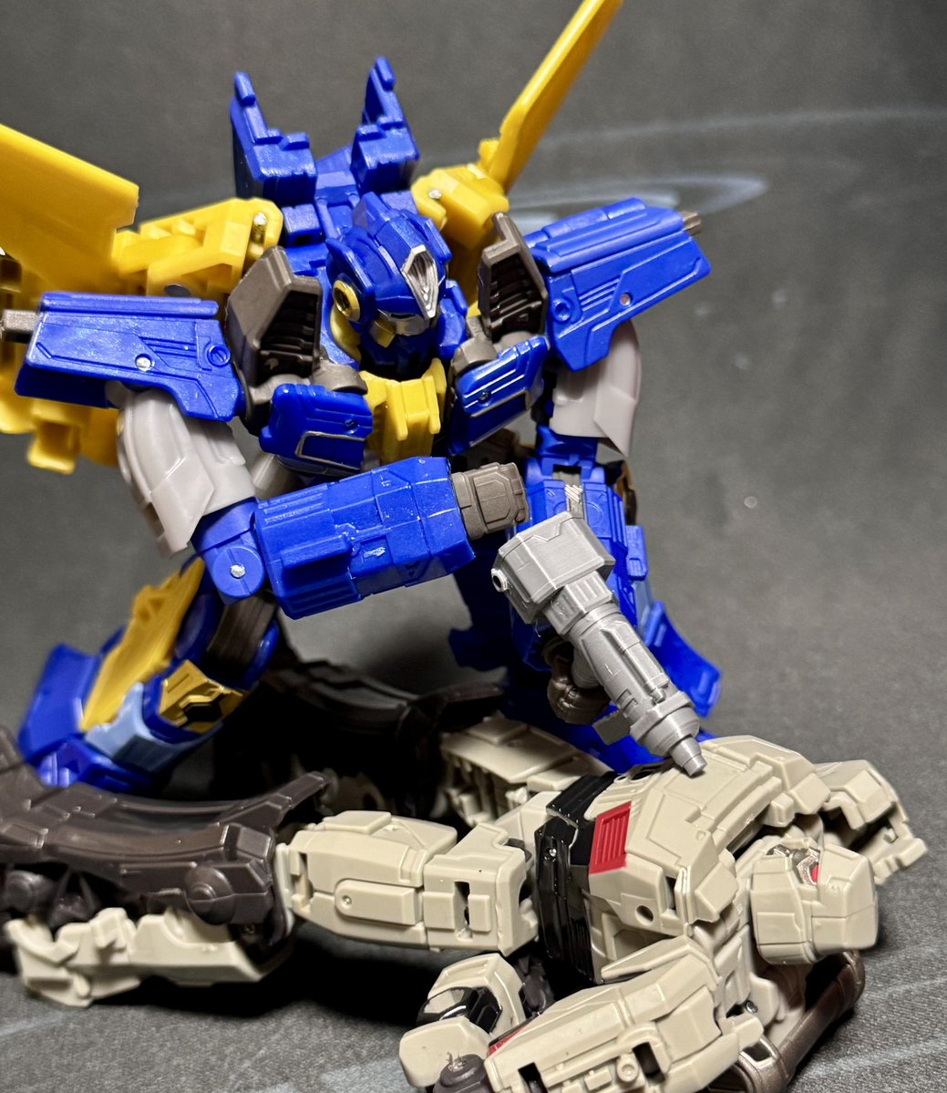 Kazu1325haru's tweet image. ほう、メガトロナスプライムが好きなのか