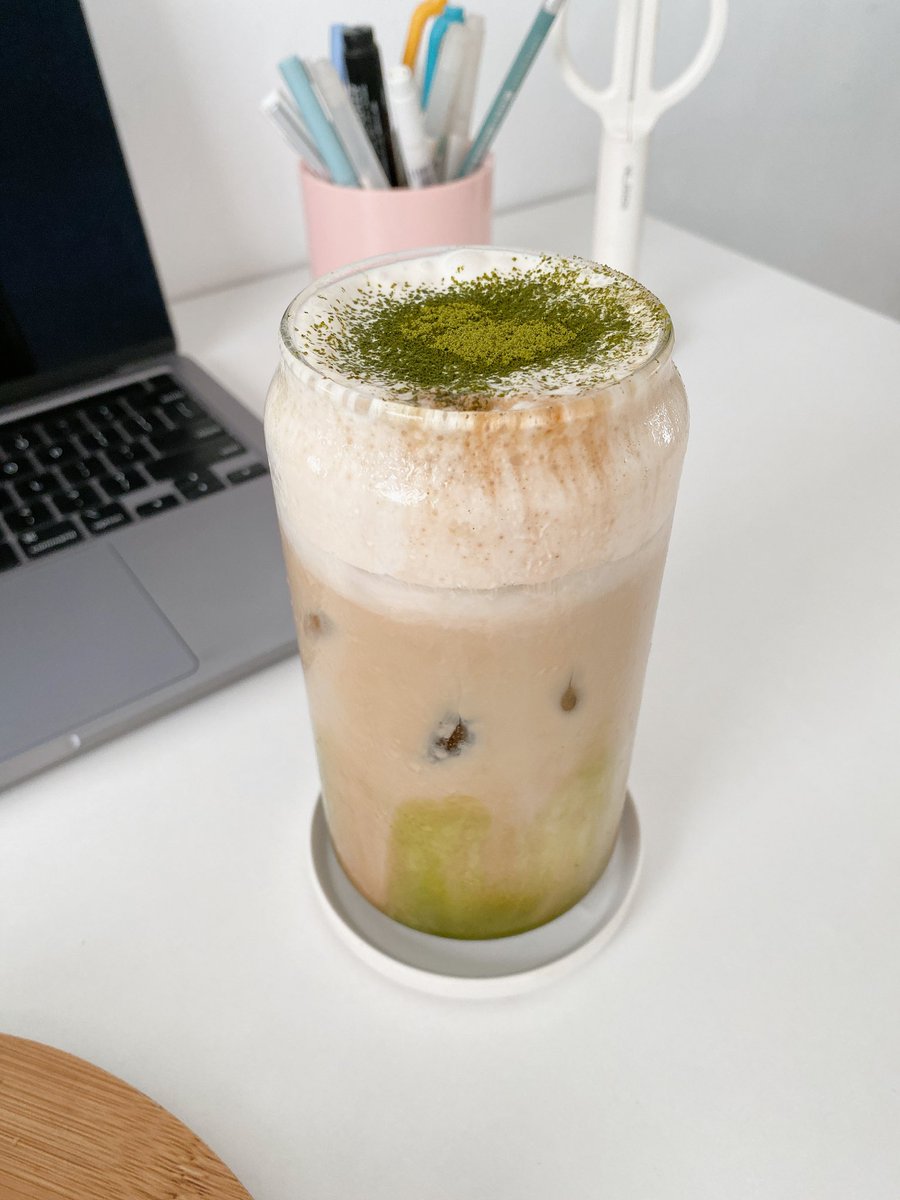 manchiloo's tweet image. Snack was snacking. Drink was drinking therefore life is lifing. I’ve watched the Miraculous Tokyo Special with this btw 🗼✨