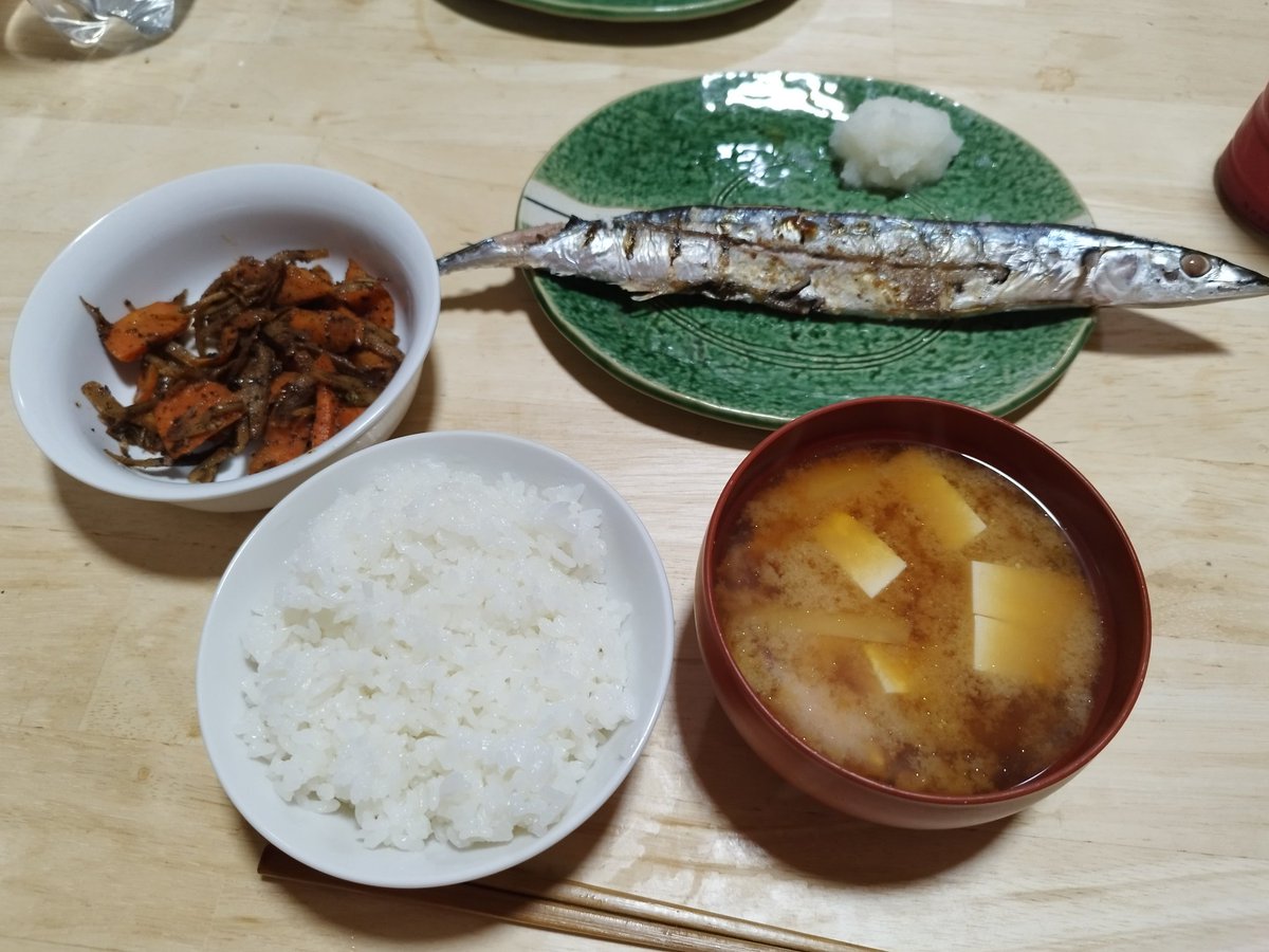 SES_ArraySan's tweet image. おゆはんたべるのだ！