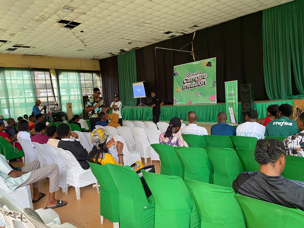 ruthyemie's tweet image. Giveaway de go on o
If you're not here, just know you're missing out.

Better get here as fast as you can, because alot is about to go down 😁🎉

@getBusha is blowing our minds over here.
#BushaCampusInvasion