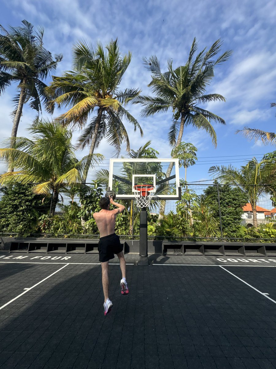 Javizecom's tweet image. pov: it&apos;s 2026 and your mornings look like this