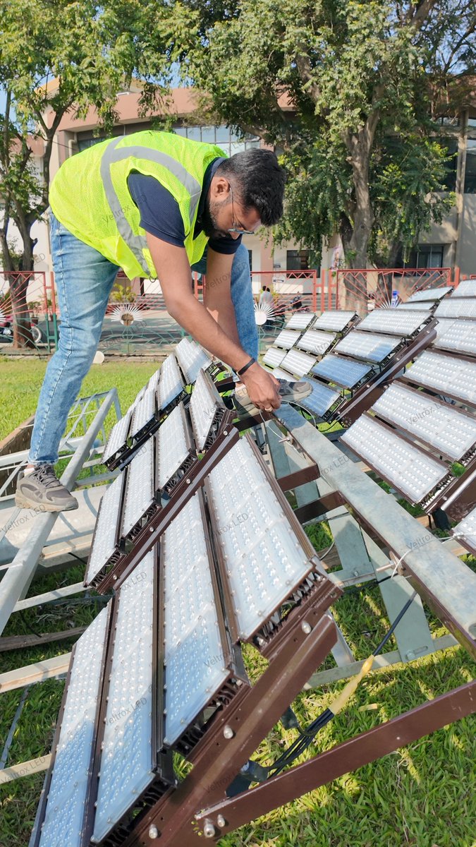 VeltroxL's tweet image. Veltrox LED Stadium Light Installtion  

 For more details please contact us : +91 7984 777 165 

 #veltroxled #stadiumlight #outdoorlight