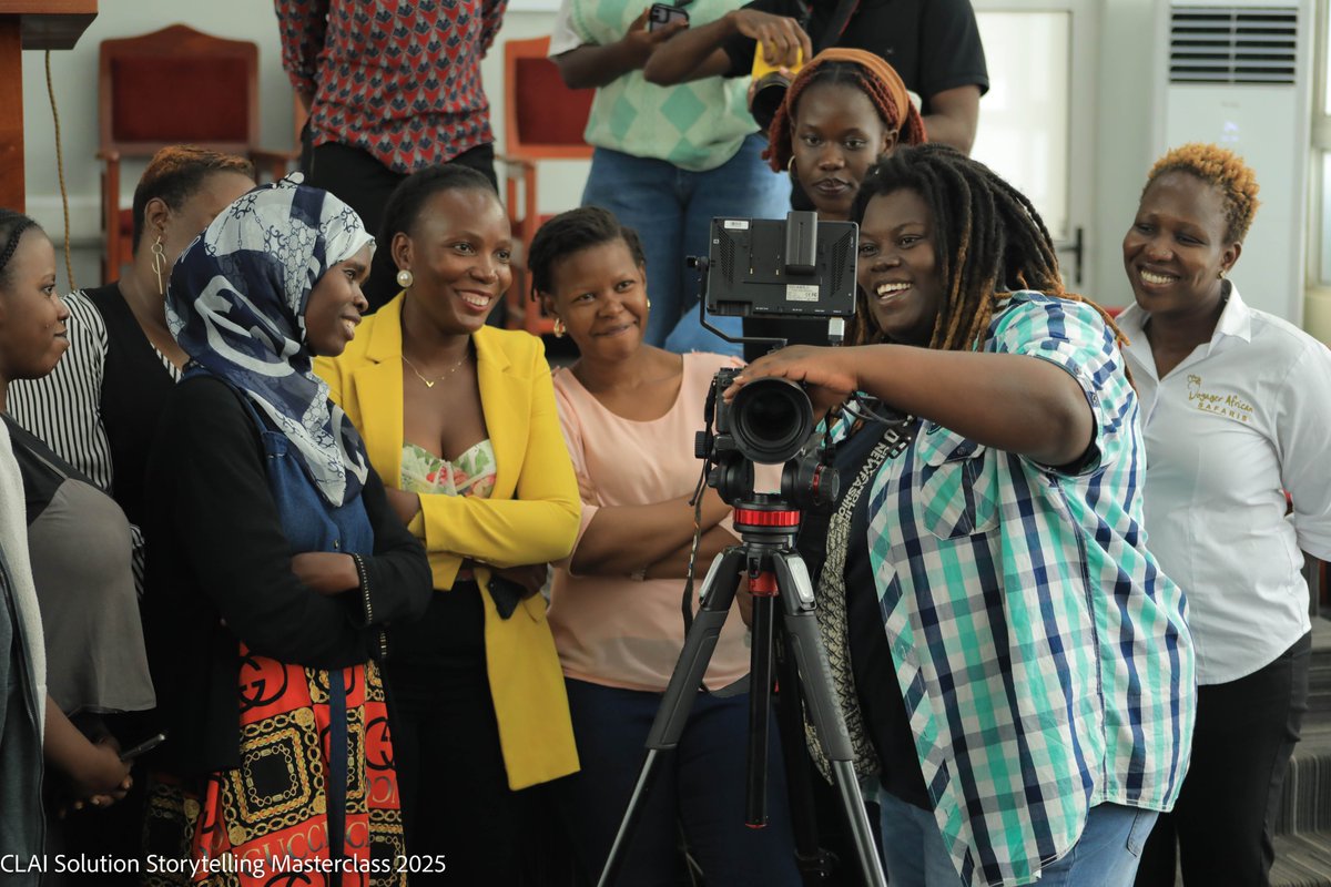 CineLabAkademie's tweet image. Incredible week at the #SolutionsStoryMasterclass, where young women creators learned to balance passion with business acumen to change narratives in the creative economy. 
Grateful to @wituganda @MastercardFdn @OutboxHub @UCC_Official @sinapisgroup 
#SolutionStory #masterclass