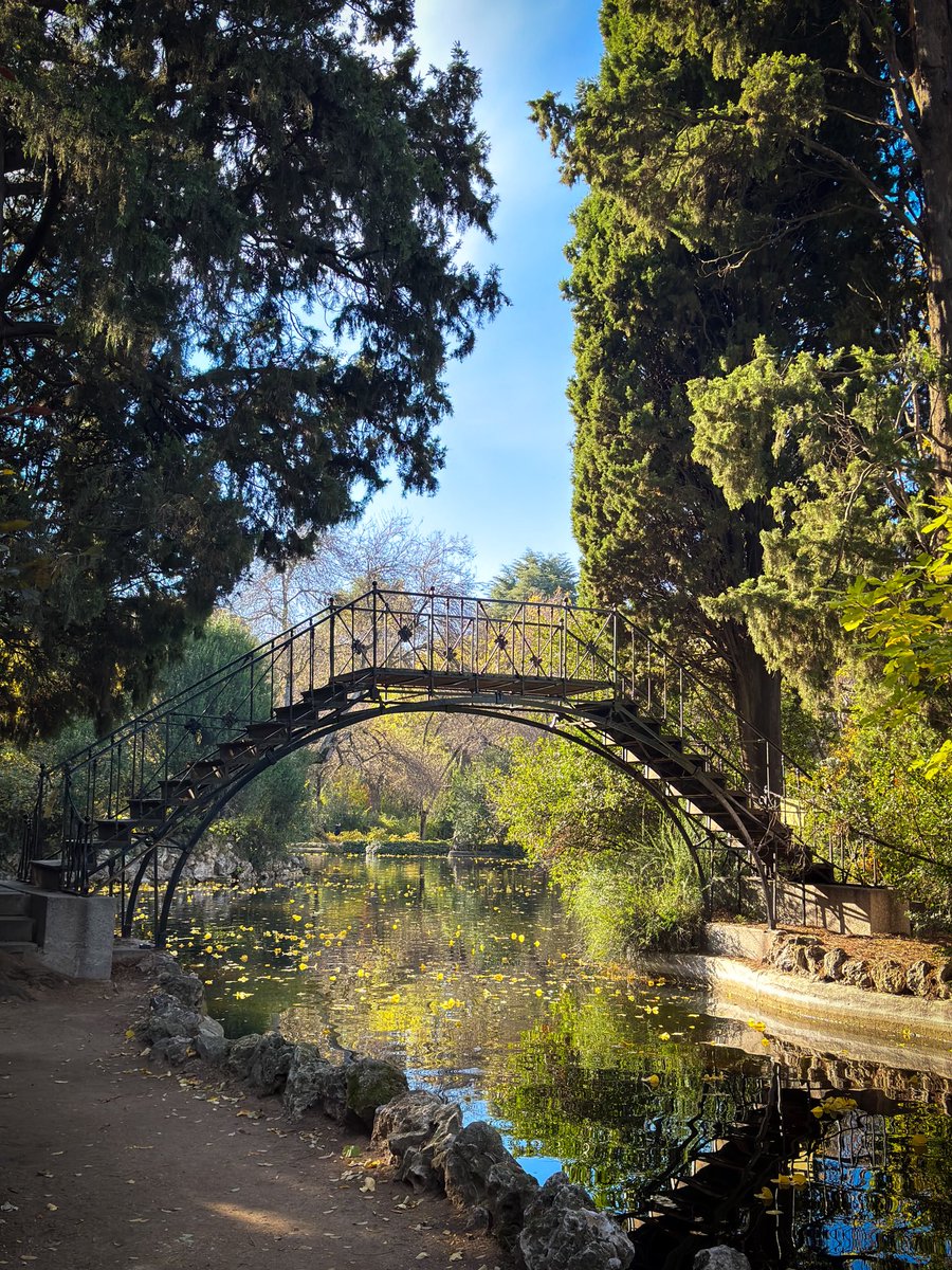 RobertDeglane's tweet image. Otoño en el parque del Capricho. Maravilla.