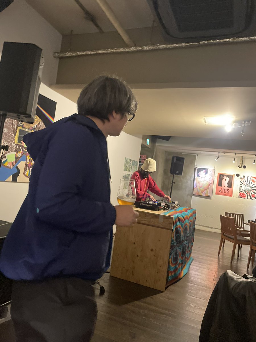 b_u_r_i_tan's tweet image. さとちゃさんの紹介でアメ村のイベントに来たんですが可愛い女の子が次々に挨拶に来てくれます®