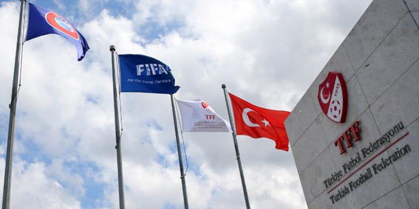 gundembjkcom's tweet image. 💥 TFF Tahkim Kurulu, bahis oynadıkları gerekçesiyle 8–12 ay hak mahrumiyeti cezası alan 67 hakemin itirazını reddetti. PFDK’dan ceza alan 82 hakem ise itiraz etmedi. 

❌ Böylece cezaları kesinleşen 149 hakemin kariyeri sona erdi. (Sabah)