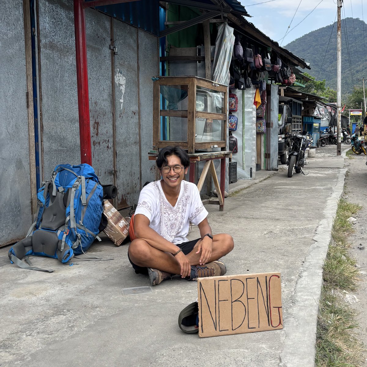 AlwiJo's tweet image. hi, ur homeless bf here