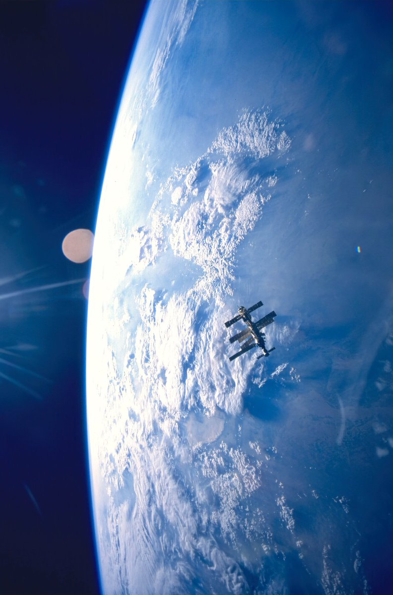 Curiosity tweet media