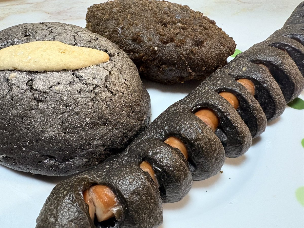 一文字メロンパン 玉鋼カレーパン 山鳥毛パン サクサクしておいしい