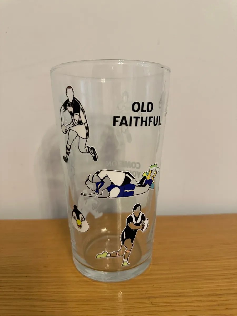 Perfect Christmas presents for the black and whites ⚫️⚪️ get your Hull FC coasters and pint glasses by following this link 👉🏻 thecoasterstore.co.uk/shop/ols/categ…