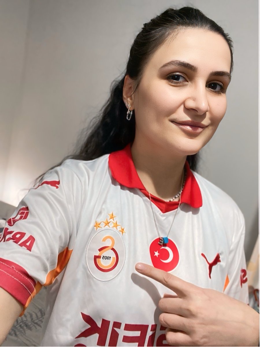 ilknur__src's tweet image. Sen gözümün nuru
Adanmış hayatların umudu
Şanlı GALATASARAY ❤️💛 
#GALATASARAY #GSvGB