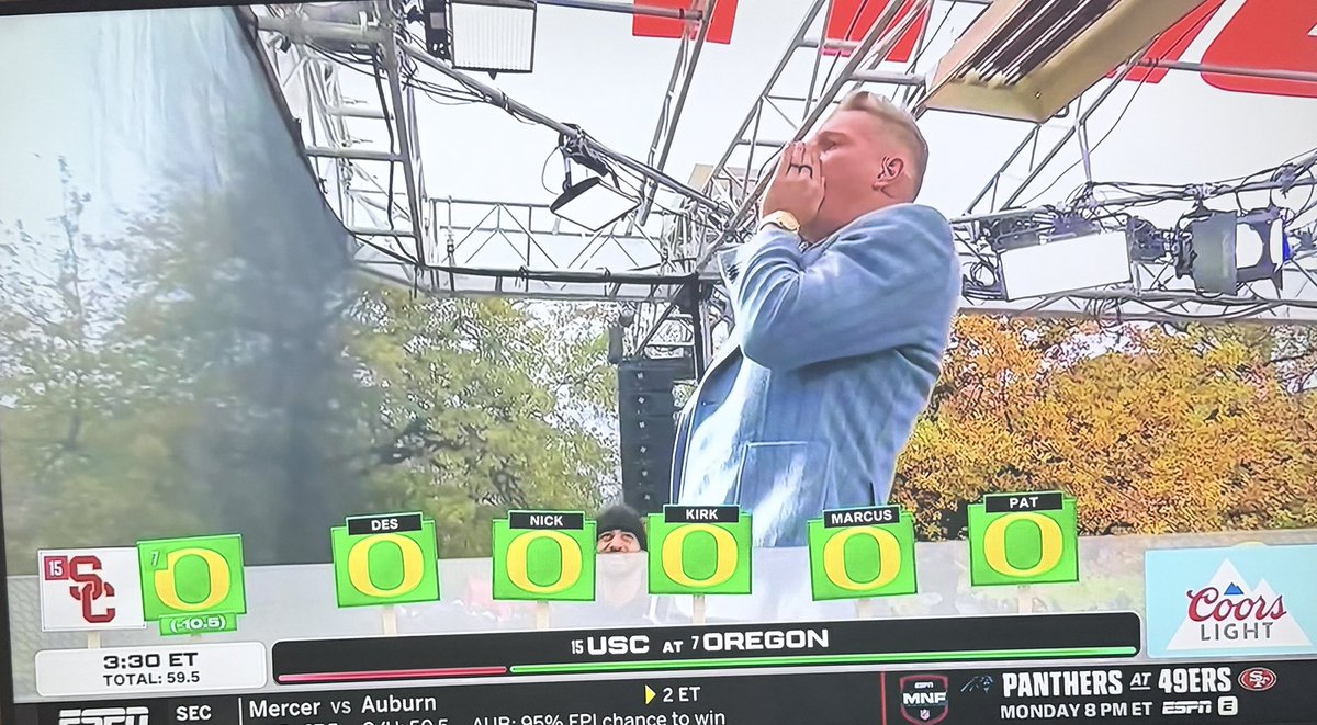 FightOnRusty's tweet image. let's play ball then ✌🏻