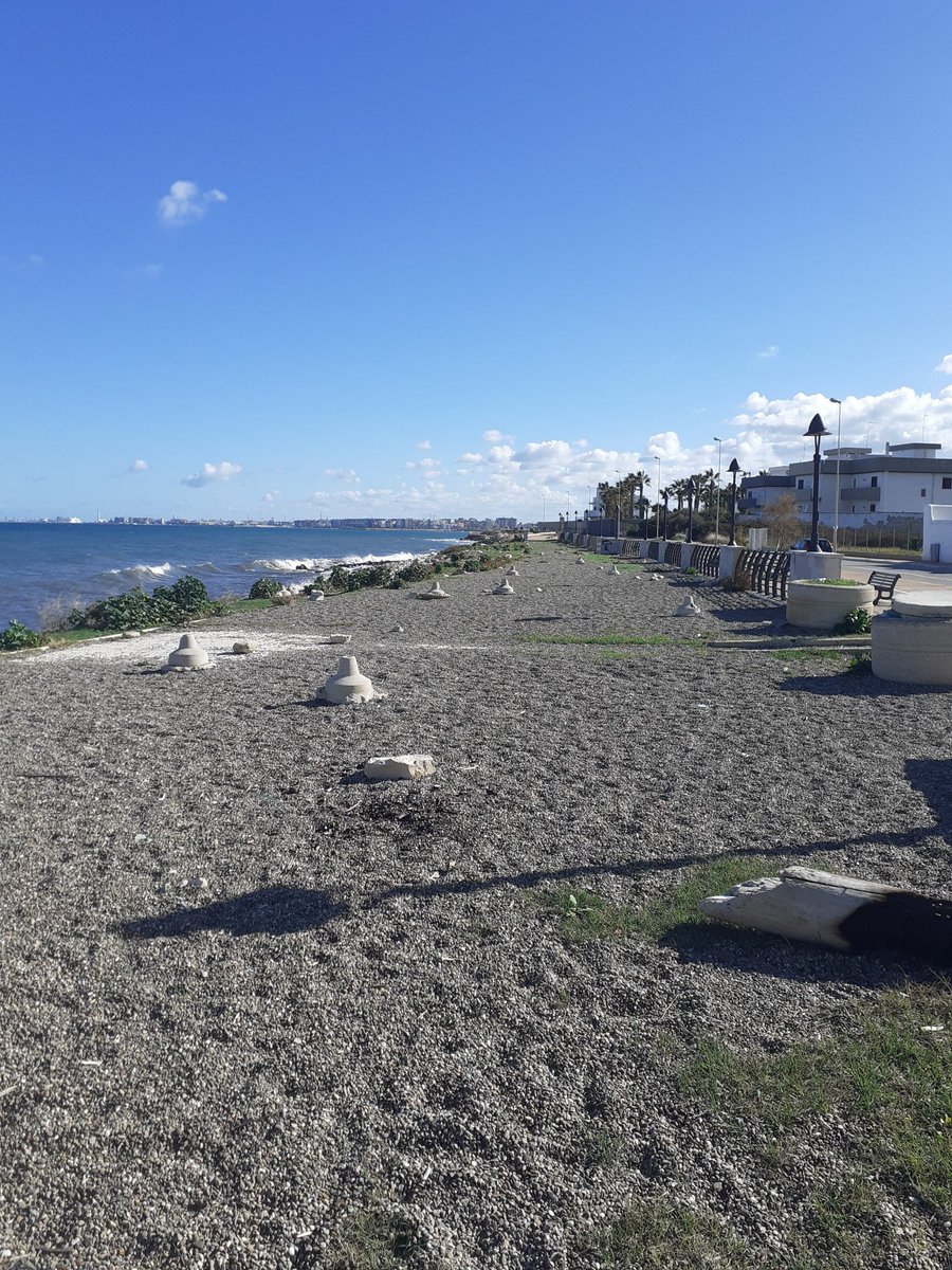 AlmiraUva's tweet photo. Tutto passa e tutto resta
però il nostro è passare
passare facendo sentieri
sentieri sul mare.

Antonio Machado

#LEticaDelViandante a
#SalaLettura 
È rimasta l'eco dei viandanti estivi.
Solitaria,ne percorro le orme e ascolto...
#buonaserata🌟
📷 il mio mare https://t.co/SOAySRnErJ