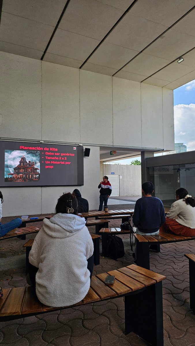 PaburoVIII's tweet image. I had the opportunity to do a talk about #modularity in environments at the Tec de Monterrey at the event EscalofriArte with my team @GameCoder_Team 

#3d #3dart #gameart #environmentartist #3dartist #realtime #maya #substancepainter #Unreal5 #unrealengine5 #epic