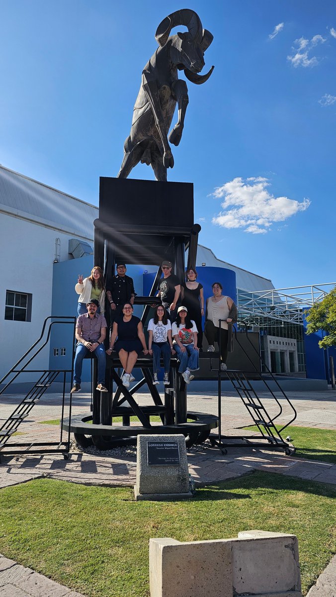 PaburoVIII's tweet image. I had the opportunity to do a talk about #modularity in environments at the Tec de Monterrey at the event EscalofriArte with my team @GameCoder_Team 

#3d #3dart #gameart #environmentartist #3dartist #realtime #maya #substancepainter #Unreal5 #unrealengine5 #epic